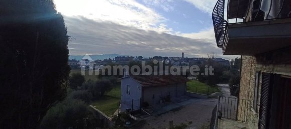2 Schlafzimmer Haus in Castiglione del Lago, Italy, Nr. 82759 6