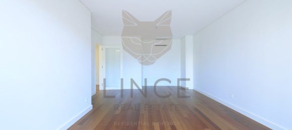 3 bedrooms Apartment in Matosinhos, Portugal No. 161701 2