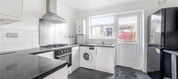 2 bedrooms House in London, United Kingdom No. 7677 3