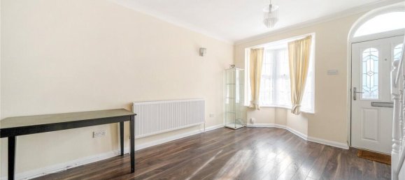 2 bedrooms House in London, United Kingdom No. 7677 9