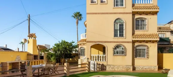 Casa de 5 dormitorios en Alicante, Spain No. 92287 21