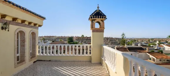 Casa de 5 dormitorios en Alicante, Spain No. 92287 19