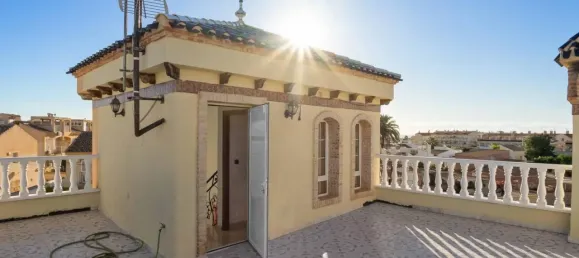 Casa de 5 dormitorios en Alicante, Spain No. 92287 20