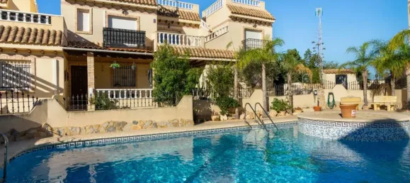 Casa de 5 dormitorios en Alicante, Spain No. 92287 26