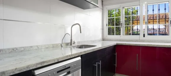 Casa de 5 dormitorios en Alicante, Spain No. 92287 44