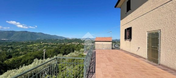 4 bedrooms House in Settefrati, Italy No. 320147 7