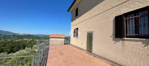 4 bedrooms House in Settefrati, Italy No. 320147 6