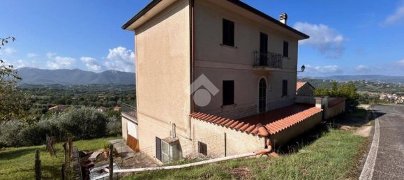 4 bedrooms House in Settefrati, Italy No. 320147 2
