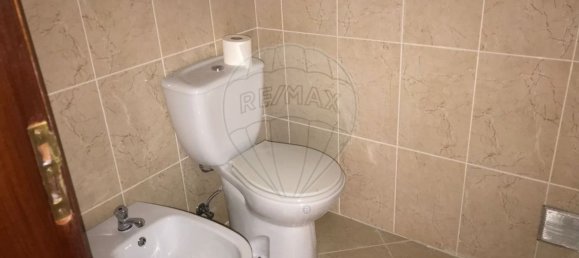 Gewerbliche Immobilie in Casal de Cambra, Portugal 57m², Nr. 90235 3