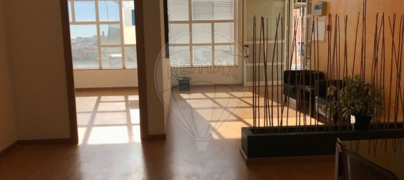 Gewerbliche Immobilie in Casal de Cambra, Portugal 57m², Nr. 90235 12