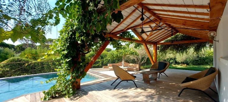 Вилла с 4 спальнями в Фрежюс, Франция № 324395