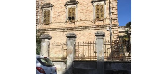 5 rooms Villa in Macerata, Italy No. 253726 7
