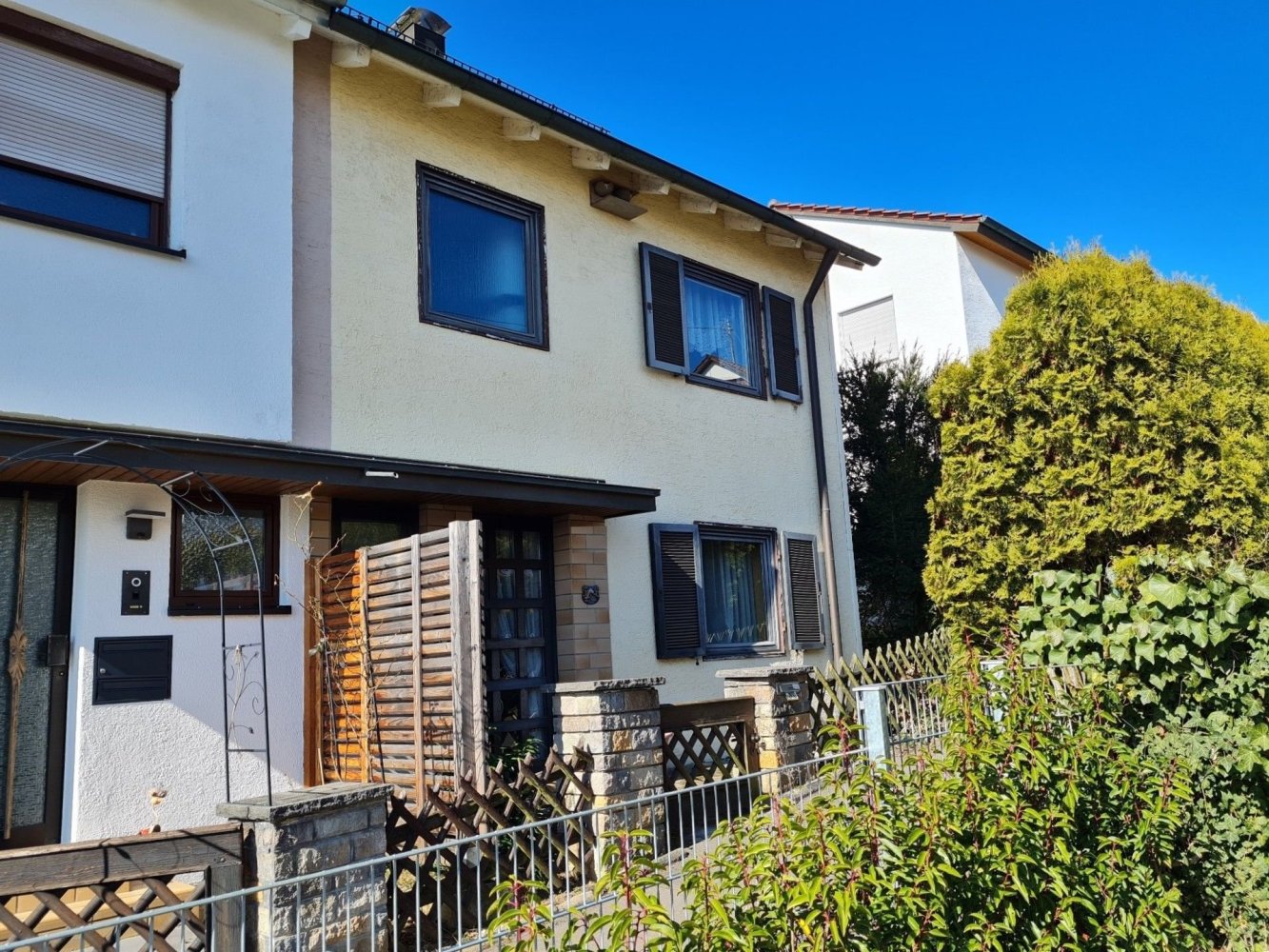 5 rooms Townhouse in Baden-Wurttemberg, Germany No. 37383