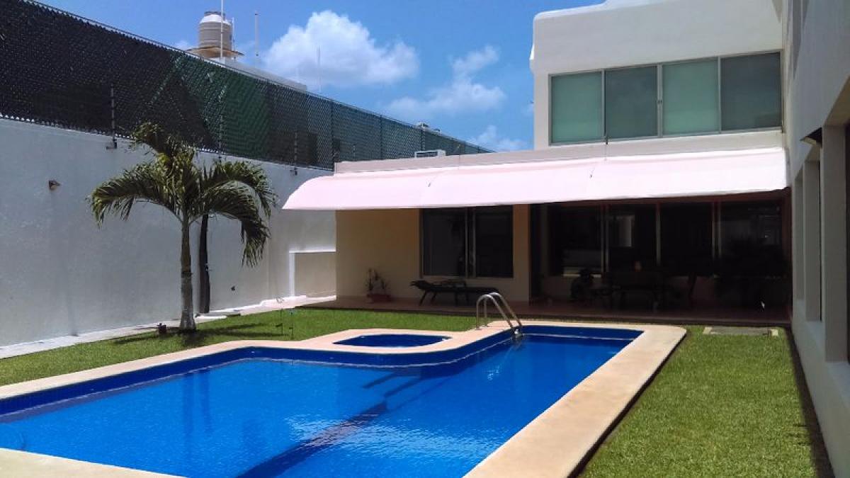 5 bedrooms House in Yucatan, Mexico No. 171571