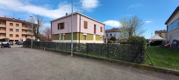 5 rooms Villa in San Prospero, Italy No. 80803 6
