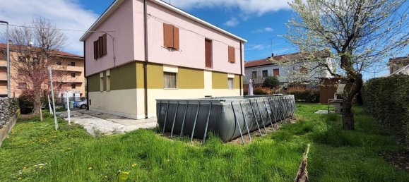 5 rooms Villa in San Prospero, Italy No. 80803 3