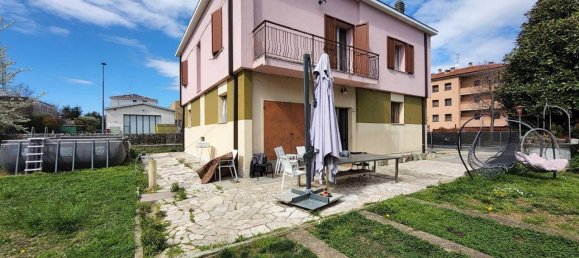 5 rooms Villa in San Prospero, Italy No. 80803 4
