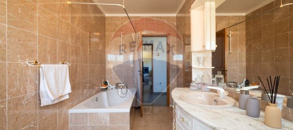 4 bedrooms House in Maceira, Portugal No. 183222 11