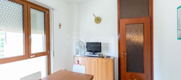 3 rooms Apartment in Rivolta d'Adda, Italy No. 72389 5