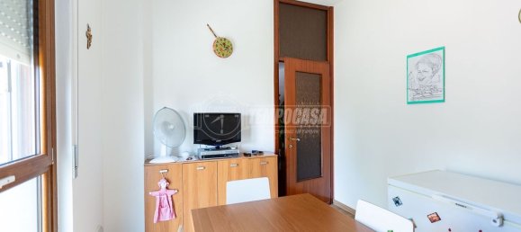 3 rooms Apartment in Rivolta d'Adda, Italy No. 72389 4