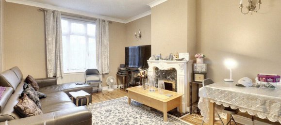 2 bedrooms Commercial property in Dagenham, United Kingdom No. 4822 4