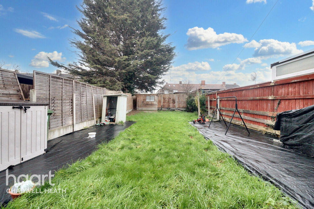 2 bedrooms Commercial property in Dagenham, United Kingdom No. 4822