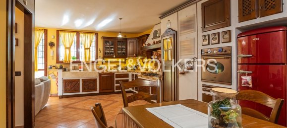 Дом с 5 комнатами в Рим, Италия № 109276 10