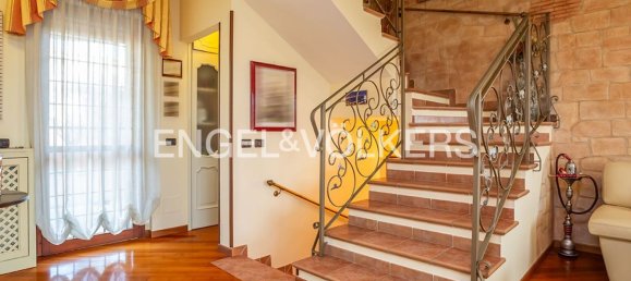 Дом с 5 комнатами в Рим, Италия № 109276 6