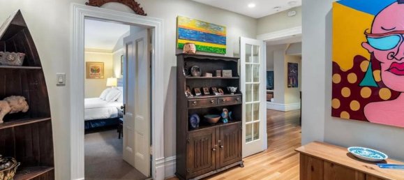 7 bedrooms House in British Columbia, Canada No. 242 12