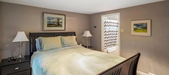 7 bedrooms House in British Columbia, Canada No. 242 10