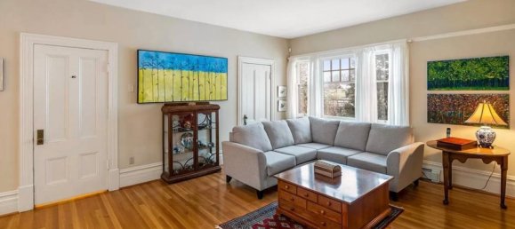 7 bedrooms House in British Columbia, Canada No. 242 4