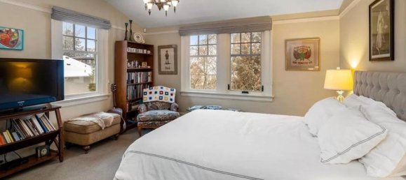 7 bedrooms House in British Columbia, Canada No. 242 9