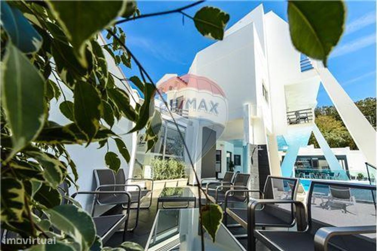 683m² Hotel in Nazare, Portugal No. 82190