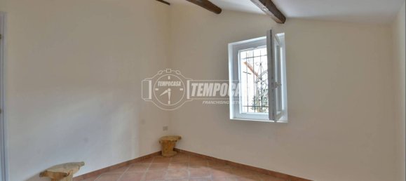 3 bedrooms House in Osimo, Italy No. 271588 10