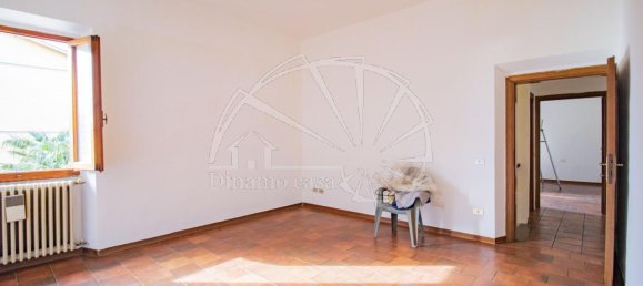 4 rooms House in Prato, Italy No. 129314 10