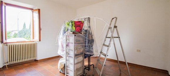 4 rooms House in Prato, Italy No. 129314 11