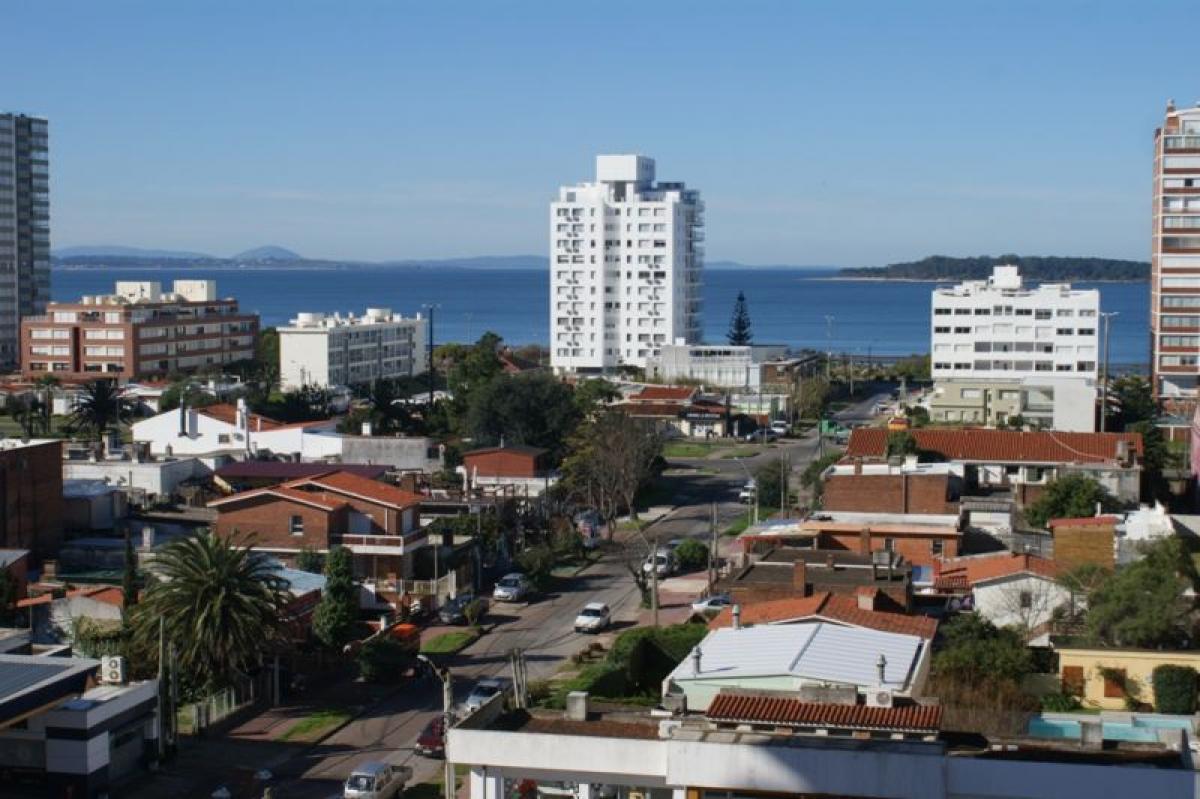 3 bedrooms Apartment in Maldonado, Uruguay No. 8538
