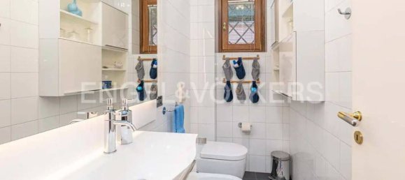 4 bedrooms Villa in Albavilla, Italy No. 131658 17