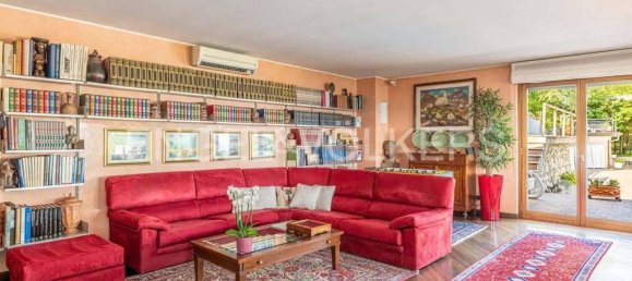 4 bedrooms Villa in Albavilla, Italy No. 131658 7