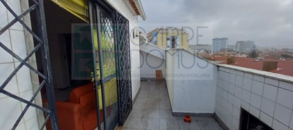 3 bedrooms Duplex in Costa da Caparica, Portugal No. 30481 4