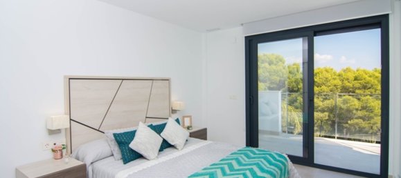 Villa de 4 dormitorios en La Nucia, Spain No. 2464 3