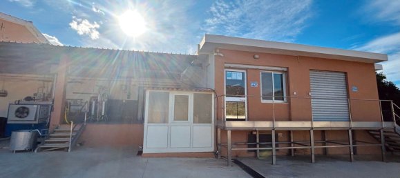 1400m² Commercial property in Sardinia, Italy No. 245644 3