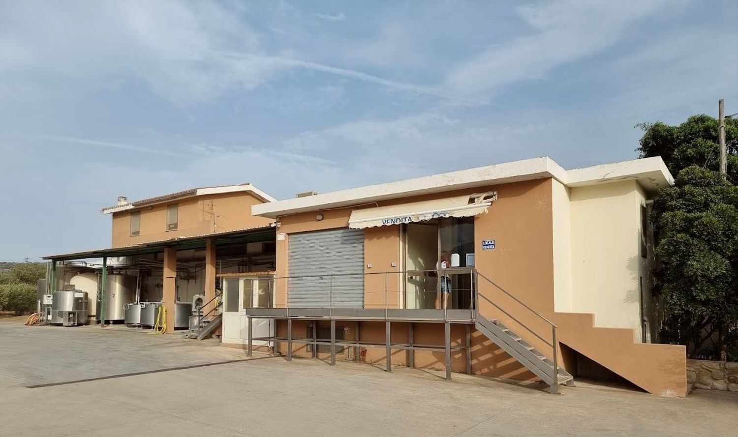 1400m² Commercial property in Sardinia, Italy No. 245644