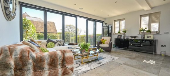 3 bedrooms Commercial property in Radlett, United Kingdom No. 6189 13