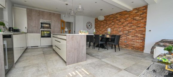 3 bedrooms Commercial property in Radlett, United Kingdom No. 6189 2