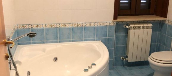 5 rooms Apartment in San Giorgio del Sannio, Italy No. 110574 2