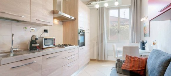 1 bedroom Apartment in Bologna, Italy No. 33380 3