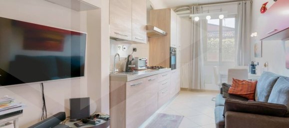 1 bedroom Apartment in Bologna, Italy No. 33380 2