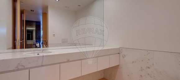 1 bedroom Apartment in Porto, Portugal No. 9857 5