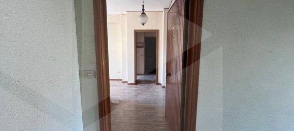 Apartamento de 2 dormitorios en Avezzano, Italy No. 20245 13